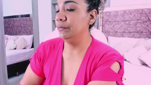 NAILHA SAJANI  online show from February 2025 12:17:02 PM