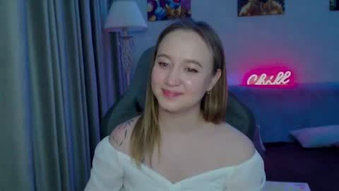 _lalune_ online show from February 2025 08:26:01 PM