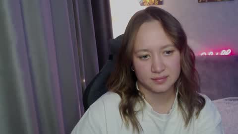 _lalune_ online show from September 2025 01:14:02 PM