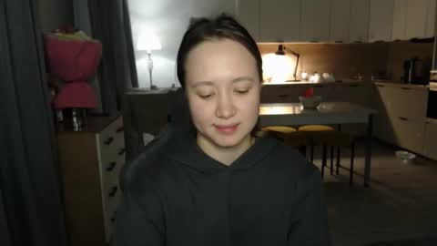 _lalune_ online show from February 2026 02:46:02 PM