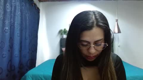 paulina  online show from December 2024 07:46:02 PM