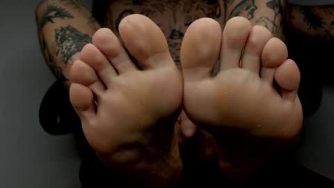 Layne online show from December 2024 11:11:01 AM