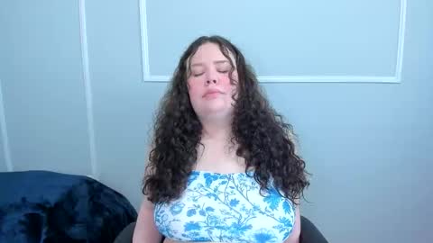 Snapshot of _leana_oo chatting on May 2026 06:26:02 PM leana online show from May 2026 06:26:02 PM