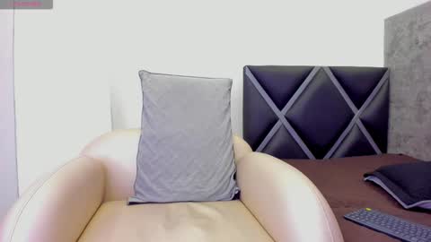 _leohot_ online show from February 2026 03:59:01 AM