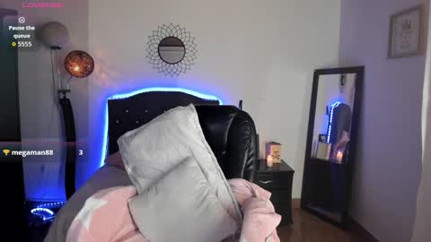 Lia online show from December 2025 02:33:01 PM