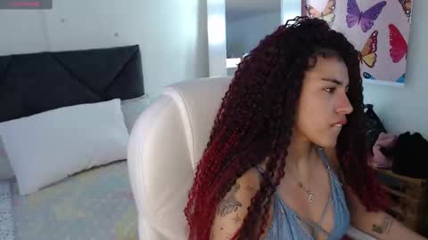 Lili  online show from February 2025 08:56:01 PM
