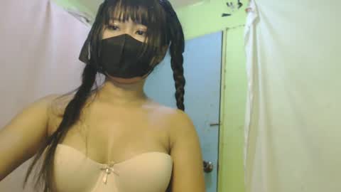 _lilies_gigi_ online show from June 2026 02:53:01 AM