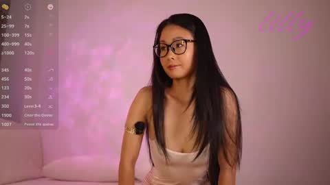 _lillilly_ online show from June 2026 05:01:01 AM