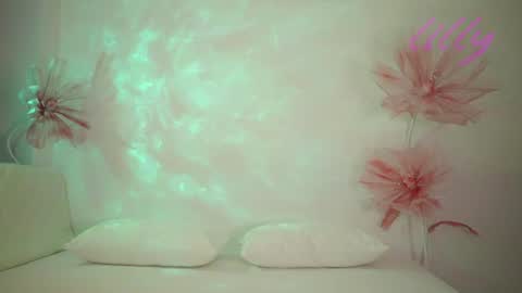 _lillilly_ online show from July 2026 05:45:02 AM