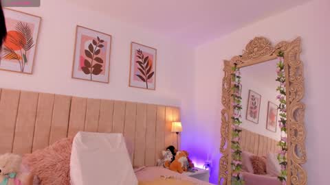 Lissana online show from December 2024 04:42:01 PM