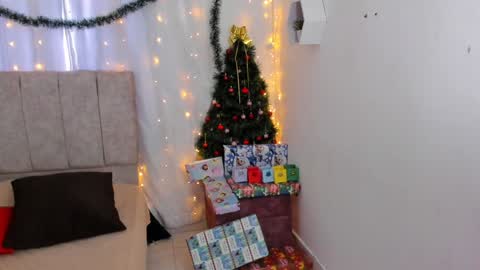 Ivy 3 online show from December 2024 04:25:01 PM