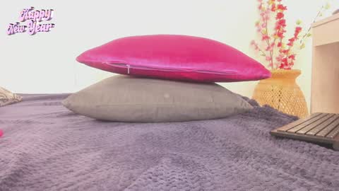 Ivy 3 online show from January 2025 04:00:01 PM