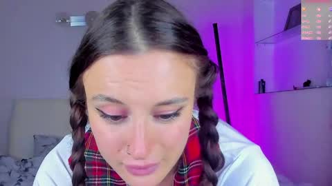 _lorra online show from May 2026 05:52:01 PM