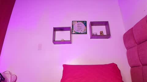 Lorrayne online show from January 2025 11:54:01 AM