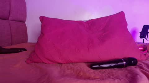 Lorrayne online show from January 2025 05:58:01 PM