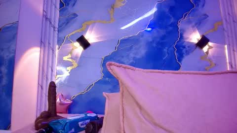 Lorrayne online show from November 2025 12:15:02 PM