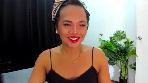 Snapshot of _lovelyyan69_ chatting on November 2025 02:22:02 AM _lovelyyan69_ online show from November 2025 02:22:02 AM