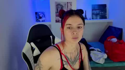 Snapshot of _lucia_21 chatting on October 2025 07:03:02 PM Lucia online show from October 2025 07:03:02 PM