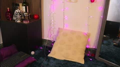 Lucy online show from December 2024 10:47:01 PM