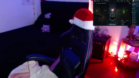 Snapshot of _lucyx__ chatting on December 2024 09:40:01 PM Queen. Help me reach 100 thumbs up online show from December 2024 09:40:01 PM