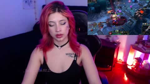 Snapshot of _lucyx__ chatting on January 2025 02:18:02 AM Queen. Help me reach 100 thumbs up online show from January 2025 02:18:02 AM