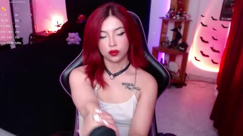 Snapshot of _lucyx__ chatting on September 2025 07:27:01 PM Queen. Help me reach 100 thumbs up online show from September 2025 07:27:01 PM