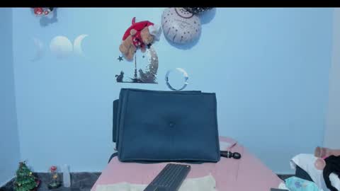  luna  sweet  online show from December 2025 09:00:01 PM