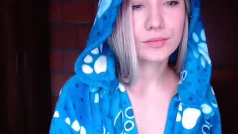 Snapshot of _lunablondie_ chatting on February 2025 03:15:02 PM _lunablondie_ online show from February 2025 03:15:02 PM