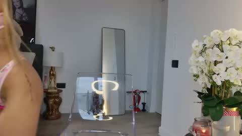 Luxie online show from September 2025 06:35:02 AM