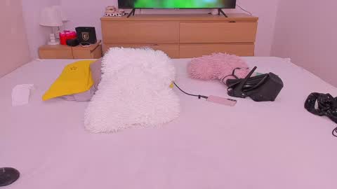 Lynna online show from December 2024 02:20:02 AM