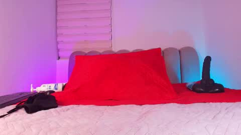 Snapshot of _maddy_miller chatting on November 2025 12:04:02 PM Maddy online show from November 2025 12:04:02 PM