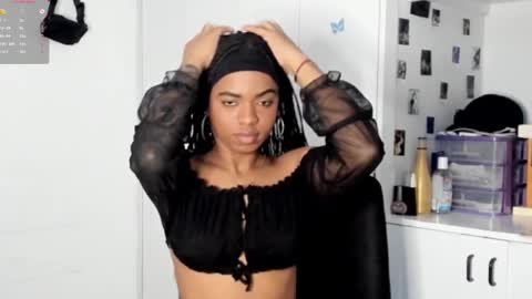 Snapshot of _marcela_22 chatting on February 2025 09:35:01 AM MARCELA online show from February 2025 09:35:01 AM