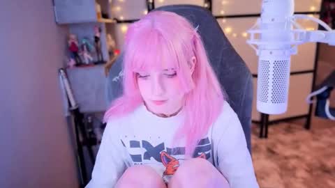 Snapshot of _mariko_ chatting on November 2025 03:06:02 PM Mariko online show from November 2025 03:06:02 PM