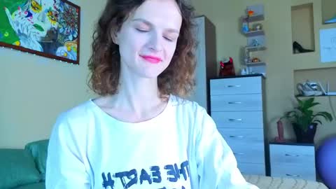 Sophia online show from May 2026 04:17:01 AM