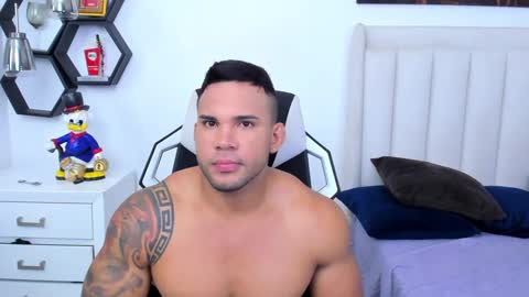 _matthew_santos_ online show from January 2025 09:29:01 PM