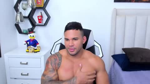 _matthew_santos_ online show from February 2025 03:54:02 AM