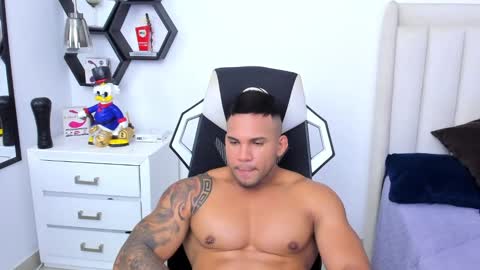 _matthew_santos_ online show from February 2025 11:24:01 PM