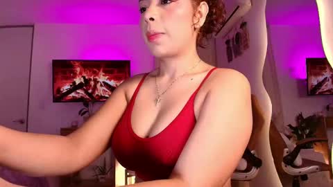 Snapshot of _megan_akbar chatting on September 2025 12:05:01 PM Marce online show from September 2025 12:05:01 PM