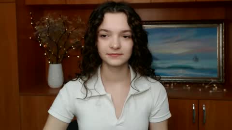 Susie online show from December 2024 01:17:01 PM