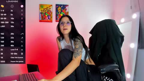 Juli online show from February 2025 01:40:01 AM