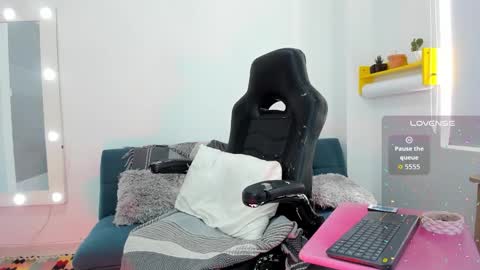 Juli online show from November 2025 03:34:01 PM