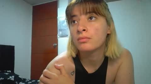 Mia-foster online show from May 2026 12:05:01 AM