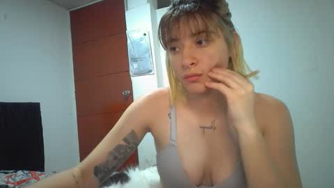 Mia-foster online show from May 2026 12:49:01 AM