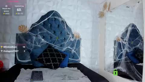 Snapshot of _mia_milf_ chatting on October 2025 01:47:02 AM _mia_milf_ online show from October 2025 01:47:02 AM