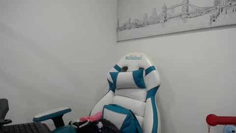 Snapshot of _miaaleon chatting on February 2025 01:11:02 PM Mia online show from February 2025 01:11:02 PM