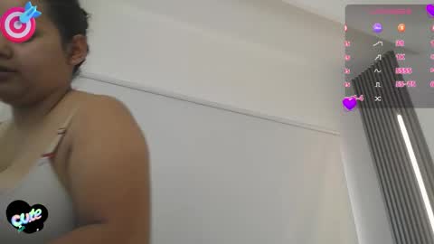 Snapshot of _miaaleon chatting on October 2025 12:47:01 PM Mia online show from October 2025 12:47:01 PM