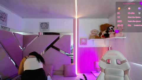 Snapshot of _miaaleon chatting on October 2025 12:24:01 PM Mia online show from October 2025 12:24:01 PM