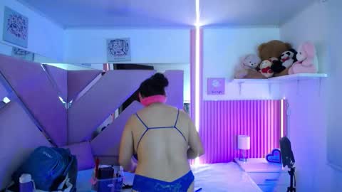 Snapshot of _miaaleon chatting on November 2025 12:49:02 PM Mia online show from November 2025 12:49:02 PM