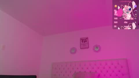 Snapshot of _miia_sweet chatting on September 2025 11:43:01 AM Paula online show from September 2025 11:43:01 AM