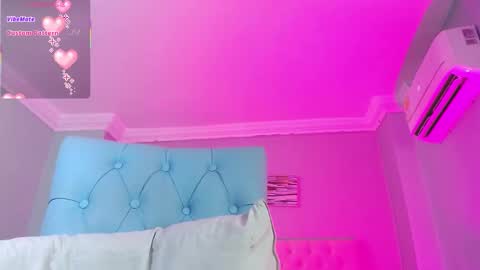 Snapshot of _miia_sweet chatting on December 2025 11:59:01 AM Paula online show from December 2025 11:59:01 AM